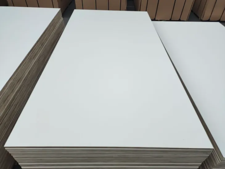 Starwood birch plywood panel from Indonesia